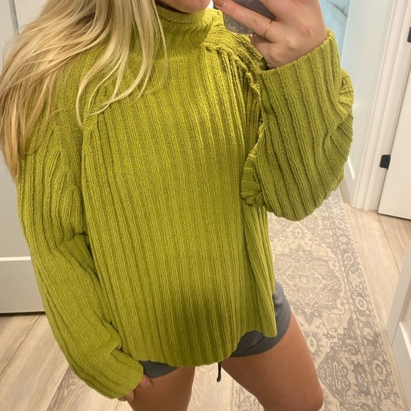 Sweaters - Vintage green cowl neck sweater